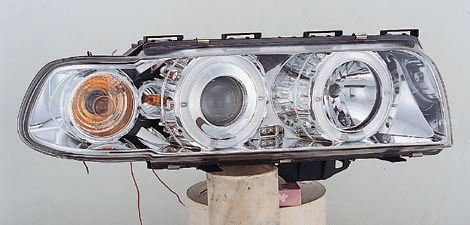 БМВ Е38 фара левая и правая Комплект тюнинг линзованная с 2 светящимися ободками , литой указатель поворота Sonar внутри хром